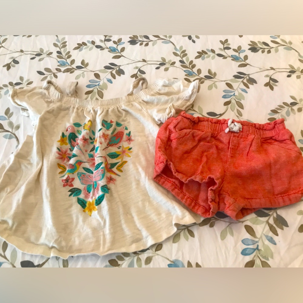 Old Navy 3T girl shirt and shorts set cream orange